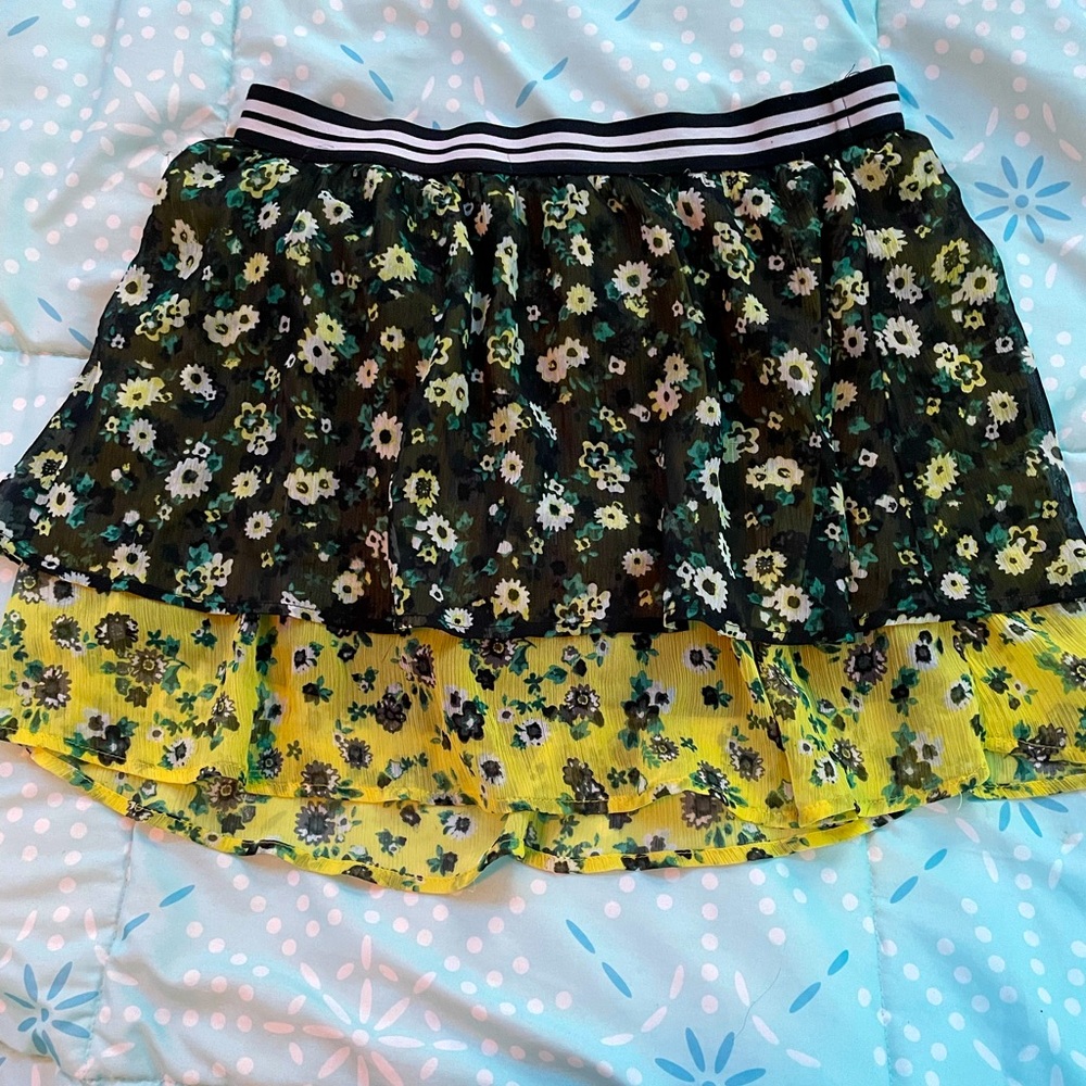 Justice Yellow/Black Floral Two-Layer Skirt with Shorts (Size: 14 Girls)
